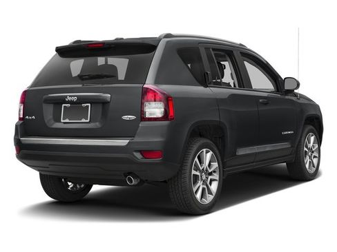 Used 2017 Jeep Compass Latitude AWD/4WD image 2