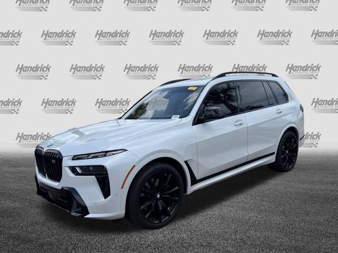 Used 2025 BMW X7 M60i AWD/4WD image 5