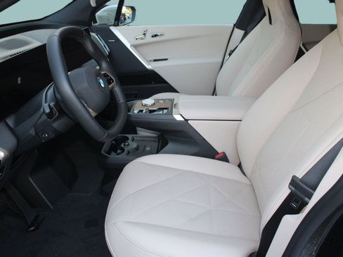 New 2026 BMW iX xDrive45 w/ Executive Package image 5