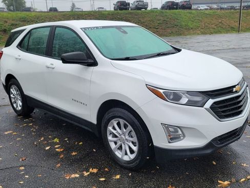 Used 2021 Chevrolet Equinox LS image 16