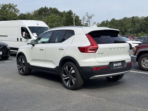 Used 2024 Volvo XC40 B5 Plus w/ Protection Package Premier AWD/4WD image 3