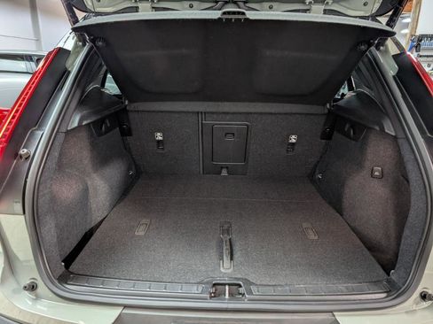 Used 2023 Volvo XC40 Recharge Ultimate w/ Protection Package Premier AWD/4WD image 6