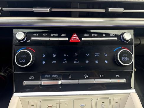 Used 2024 Hyundai Santa Fe Calligraphy FWD image 16