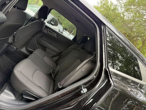 Used 2025 Kia Sportage LX FWD image 22