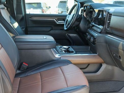 Used 2024 Chevrolet Silverado 2500 High Country w/ High Country Premium Package image 21