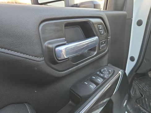 Used 2021 Chevrolet Silverado 2500 LTZ w/ LTZ Plus Package image 11