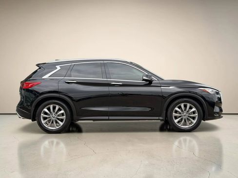 Used 2019 INFINITI QX50 Luxe w/ Navigation Package FWD image 2