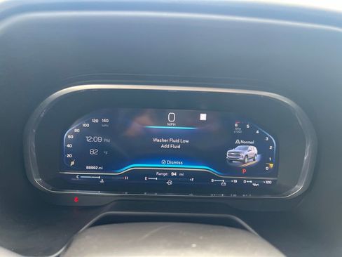 Used 2023 Chevrolet Suburban Premier RWD image 24