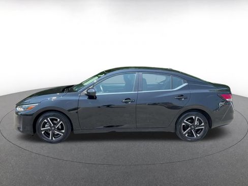 Used 2025 Nissan Sentra SV FWD image 9