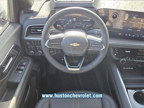 Used 2026 Chevrolet Tahoe High Country AWD/4WD image 12