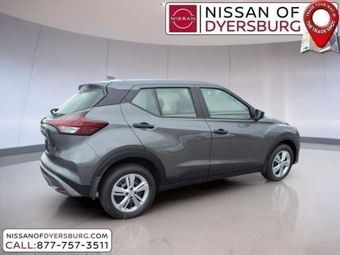 Used 2025 Nissan Kicks Play S image 4