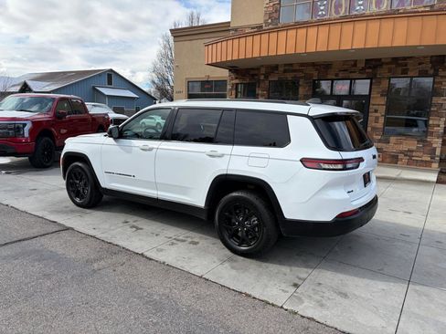 Used 2024 Jeep Grand Cherokee L Laredo image 27