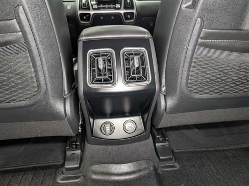 Used 2023 Kia Sorento S AWD/4WD image 20
