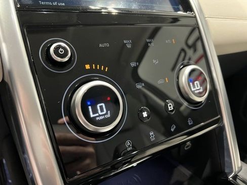 Used 2023 Land Rover Discovery Sport SE image 27