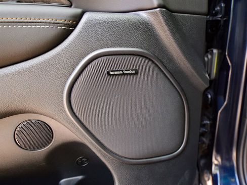 Used 2025 Dodge Durango SRT Hellcat AWD/4WD image 31