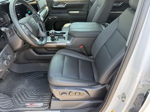 Used 2024 Chevrolet Silverado 1500 LT Trail Boss w/ Convenience Package II image 10