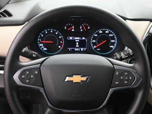 Used 2023 Chevrolet Traverse LS AWD/4WD image 9