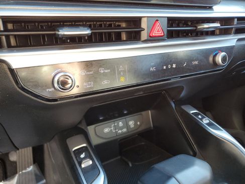 Certified 2024 Kia Sorento S image 20