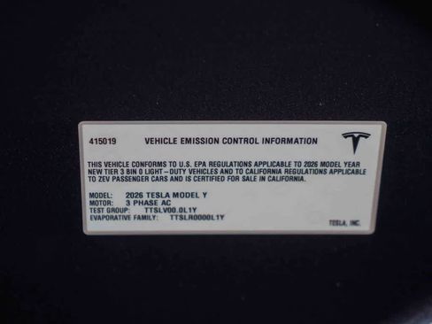 Used 2026 Tesla Model Y 2WD image 25