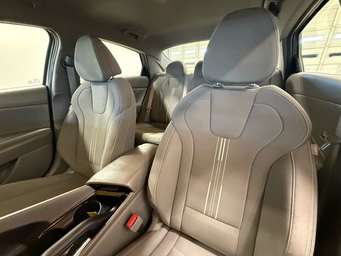 Used 2024 Hyundai Elantra SEL image 13