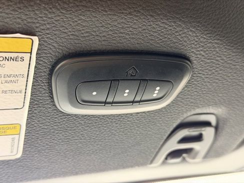 Used 2018 Jeep Wrangler Unlimited Sahara image 18