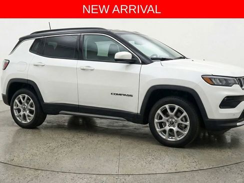 Used 2025 Jeep Compass Limited AWD/4WD image 1