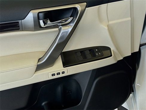 Used 2022 Lexus GX 460 Premium image 18
