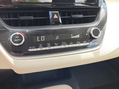 Certified 2022 Toyota Corolla LE FWD image 20