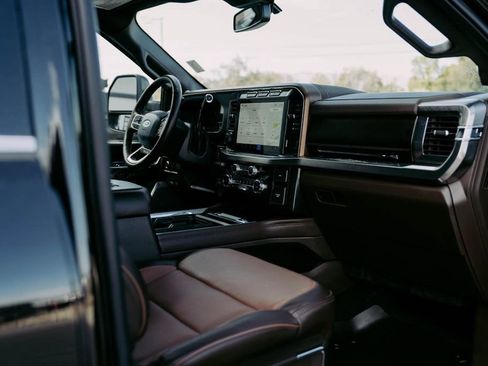 Used 2024 Ford F450 King Ranch w/ FX4 Off-Road Package image 18