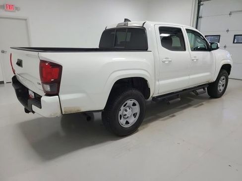 Used 2022 Toyota Tacoma SR AWD/4WD image 11