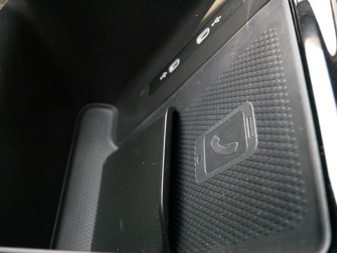 Certified 2023 Volkswagen ID.4 Pro S AWD/4WD image 31