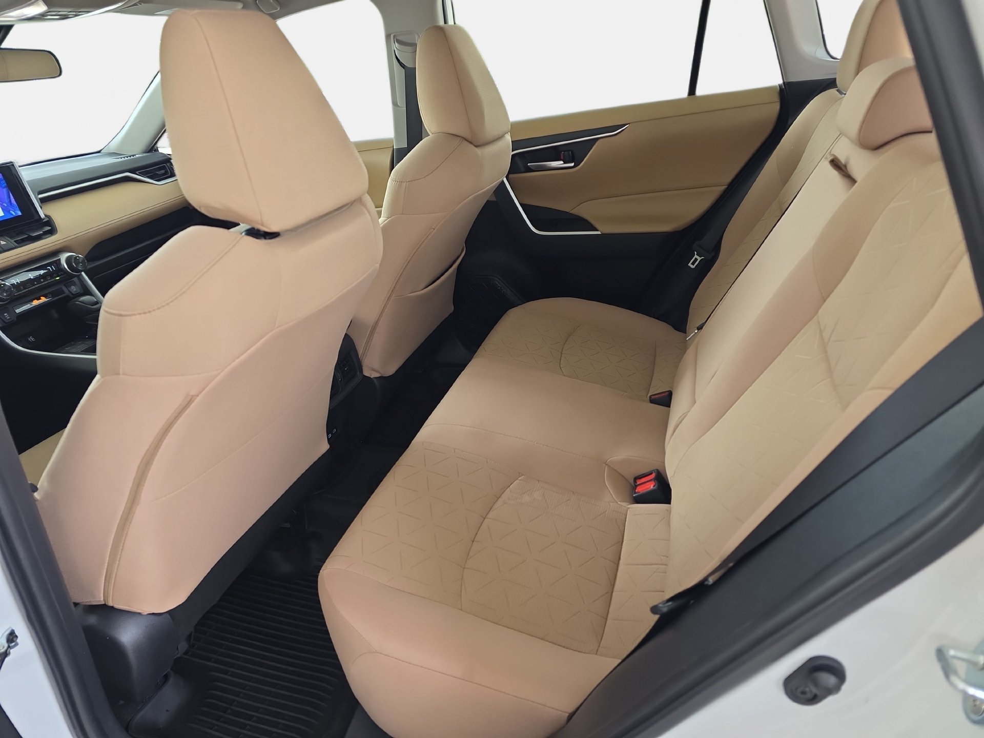 Used 2023 Toyota RAV4 XLE w/ Convenience Package FWD image 14