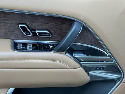 Used 2023 Land Rover Range Rover SE image 28