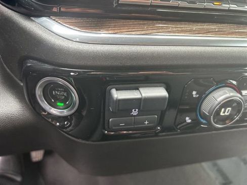 Used 2025 Chevrolet Silverado 1500 LT AWD/4WD image 23