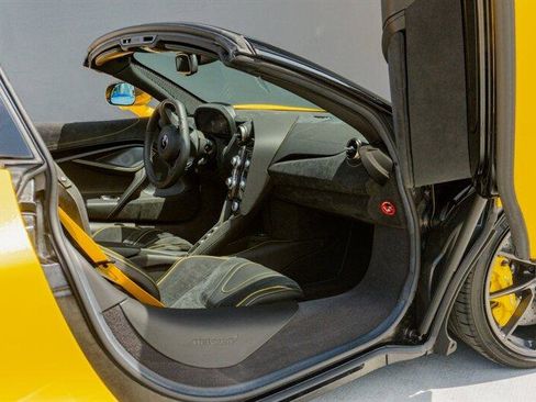 Used 2023 McLaren 720S image 48