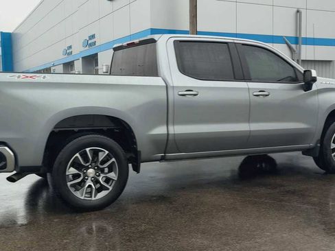 Used 2024 Chevrolet Silverado 1500 LT image 2