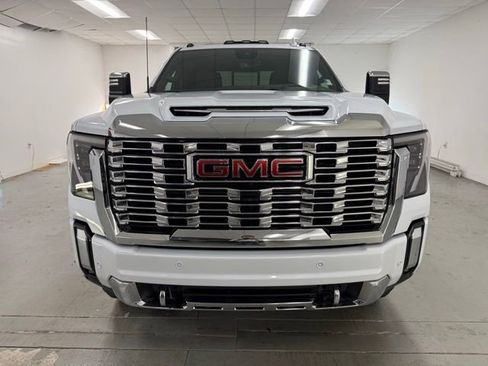 New 2026 GMC Sierra 2500 Denali w/ Denali Reserve Package image 2