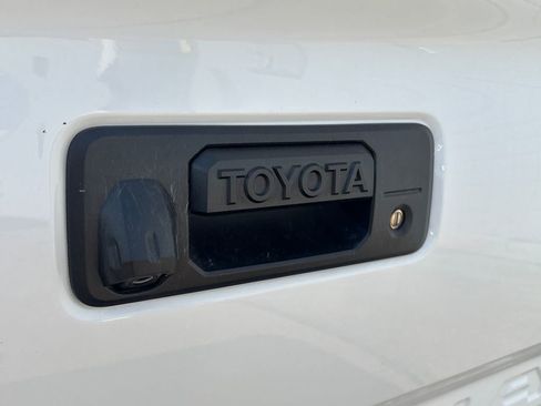 Used 2018 Toyota Tacoma SR RWD image 27