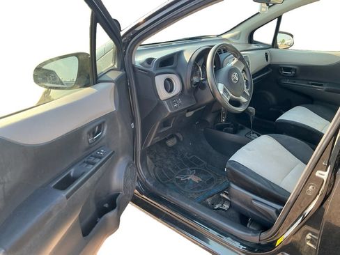 Used 2012 Toyota Yaris LE FWD image 24