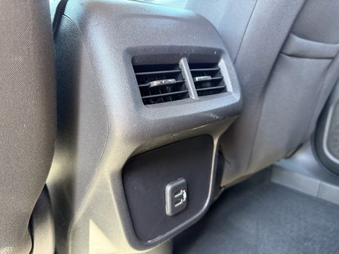 Used 2022 Chevrolet Equinox LT image 43