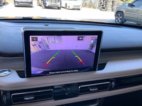 Used 2023 Lincoln Aviator AWD image 28