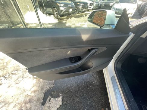 Used 2019 Tesla Model 3 image 7