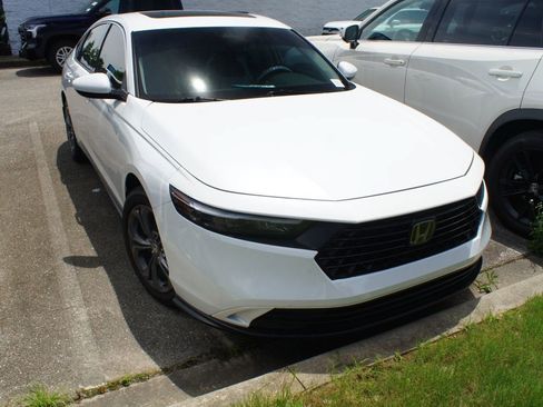Used 2023 Honda Accord EX image 2