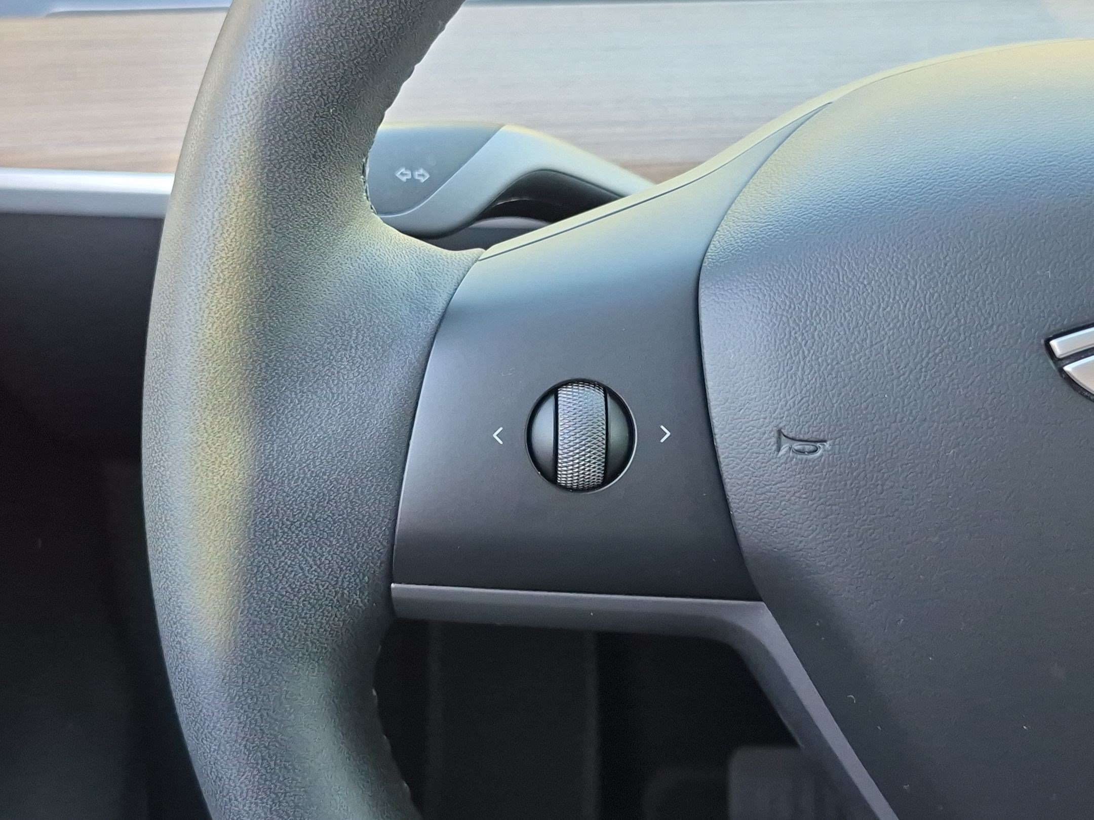 Used 2024 Tesla Model Y Long Range AWD/4WD image 14