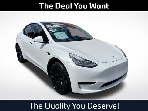 Used 2023 Tesla Model Y Long Range AWD/4WD image 1