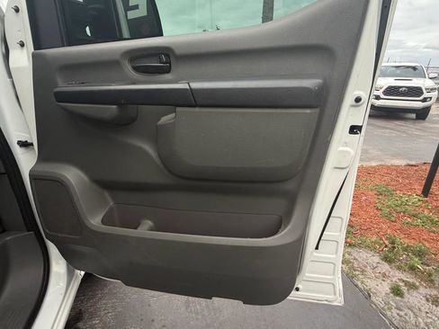 Used 2020 Nissan NV 3500 SV image 20