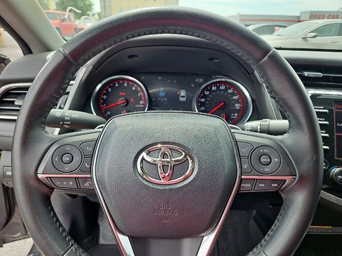 Used 2020 Toyota Camry XSE FWD image 15