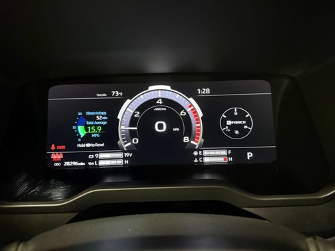 Used 2024 Toyota Tundra Limited AWD/4WD image 9