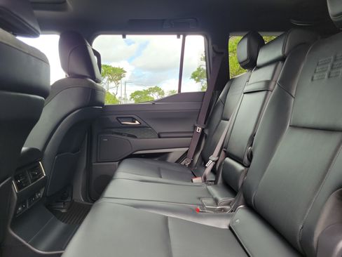Used 2026 Lexus GX 550 w/ Accessory Package (CT) AWD/4WD image 12