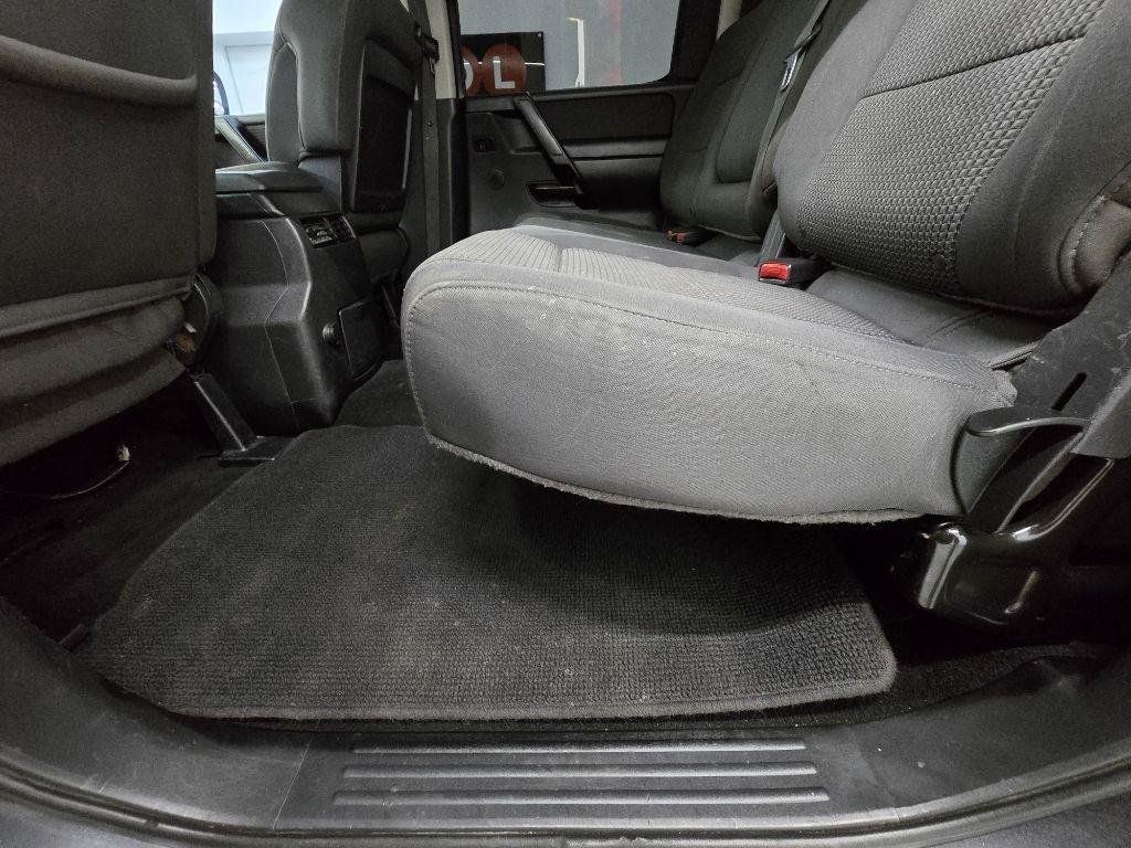 Used 2012 Nissan Titan SV RWD image 13